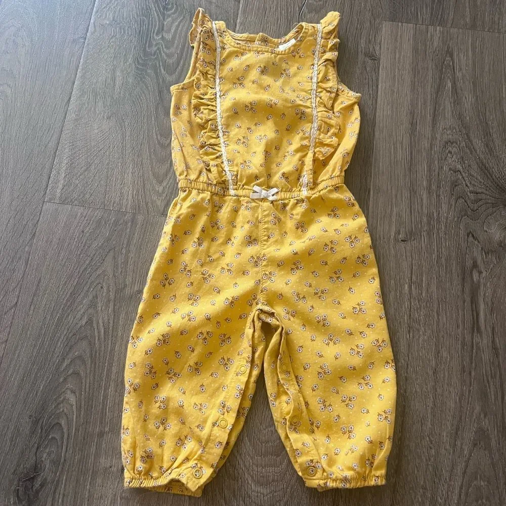 Carter's Ruf­fled Flo­ral-Print Jump­suit 9 m